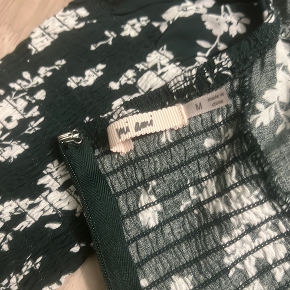 I don’t like it. I paid $65, selling for $35 or best offer. Never been worn. - Picture 5 of 6